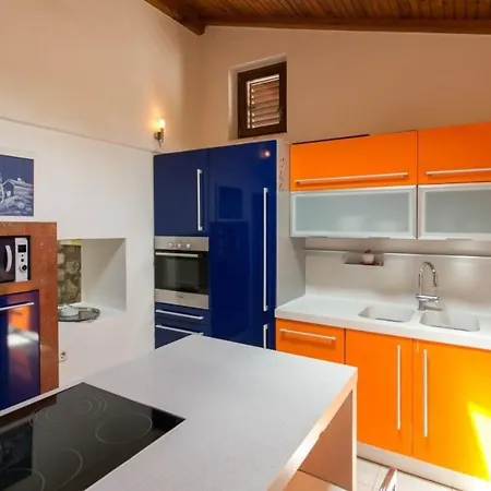 Mia -three-bedroom With Swimming Pool トルステノ