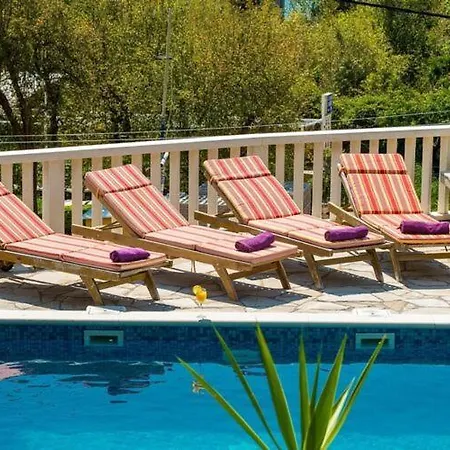 Villa Mia -three-bedroom With Swimming Pool Trsteno