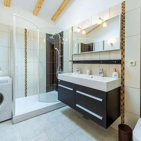 Villa Mia -three-bedroom With Swimming Pool