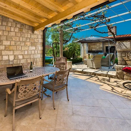Mia -three-bedroom With Swimming Pool Villa *