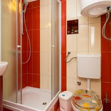 Mia -three-bedroom With Swimming Pool Apartment